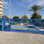 שער אוטומטי לחנייה דגם קונזולי קל סורג